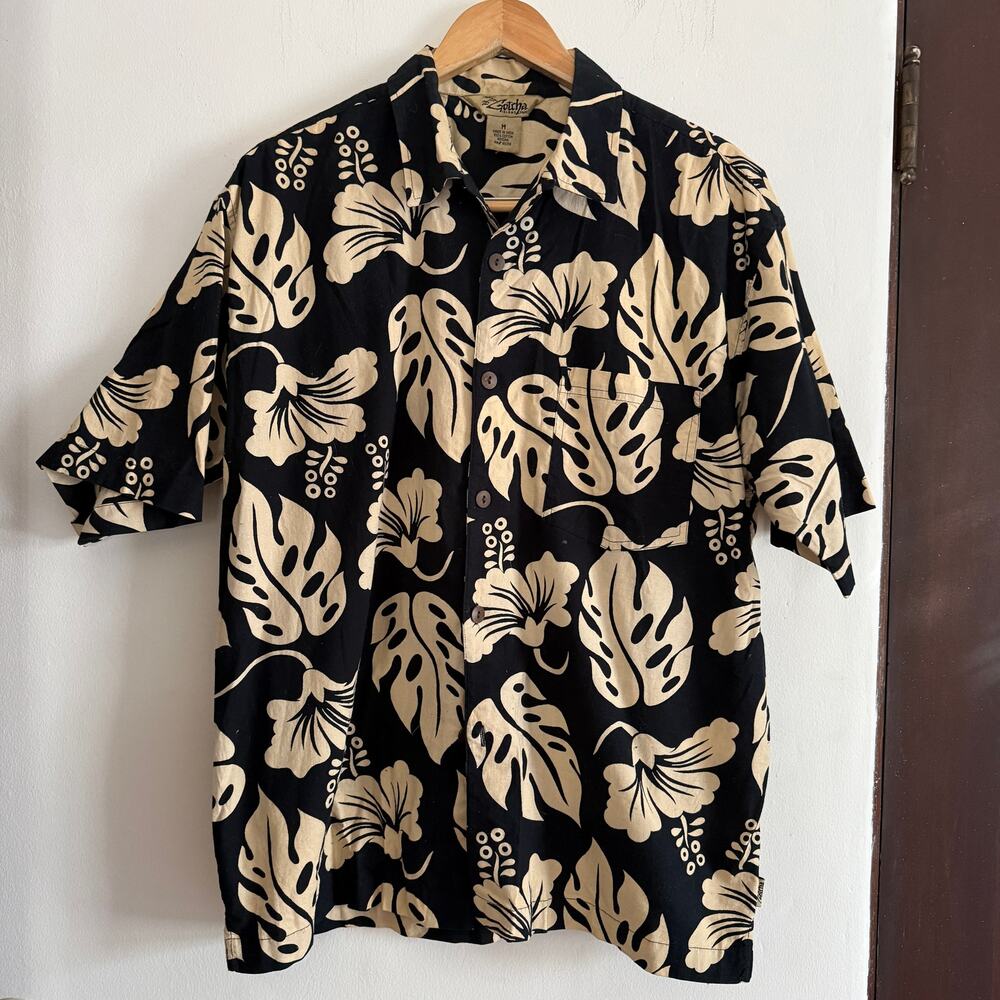90s Vintage GOTCHA | Black and Cream Aloha Shirt | Medium